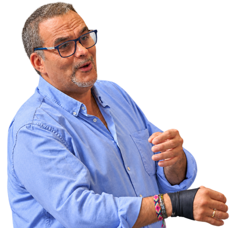 Onze dirigent, Miguel Ángel Santaella, in actie (foto 1)